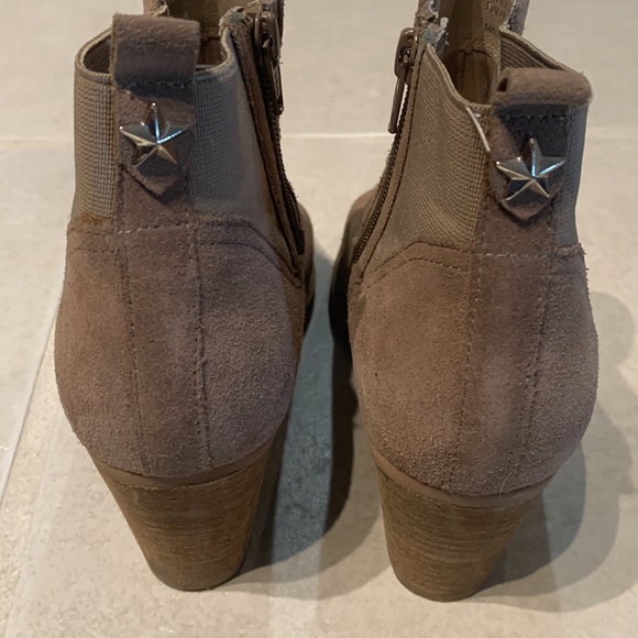 Steve Madden Taupe Repell Bootie / 8.5 - Picture 2 of 3